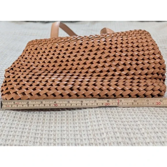 Fossil 75082 Leather Woven Basketweave Shoulder Bag Tan Camel Medium Tote - Picture 3 of 10